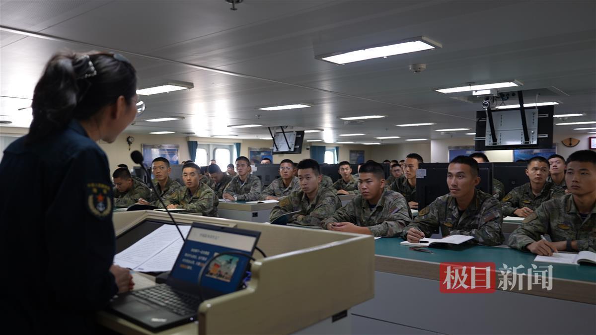 _最牛实习！海军工程大学900余名学生远海实习访问起航_最牛实习！海军工程大学900余名学生远海实习访问起航