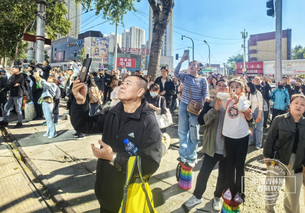 天天人山人海万众围观！“这有山”国庆“开山仪式”你知道有多震撼吗……_天天人山人海万众围观！“这有山”国庆“开山仪式”你知道有多震撼吗……_